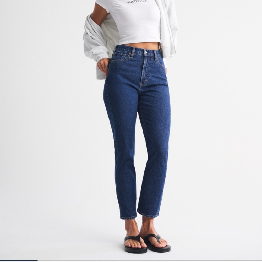 Abercrombie & Fitch Curve Love Ultra High Rise Ankle Straight Jean